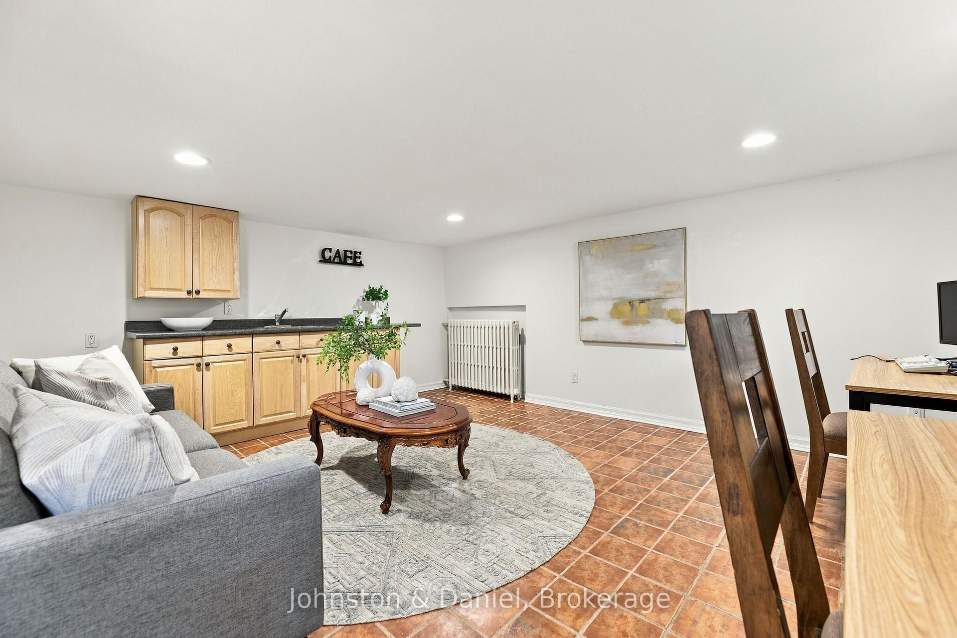 Large Recreation Room / Office