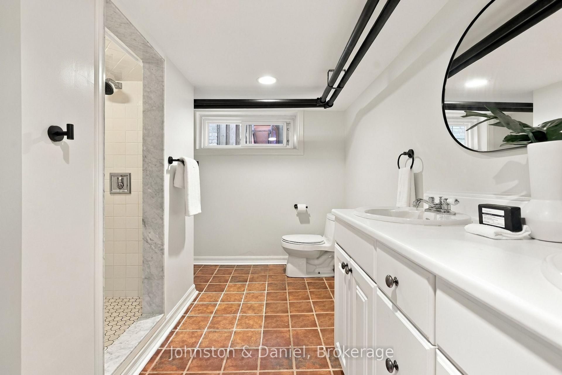 Lower Level 4 Pc Bathroom