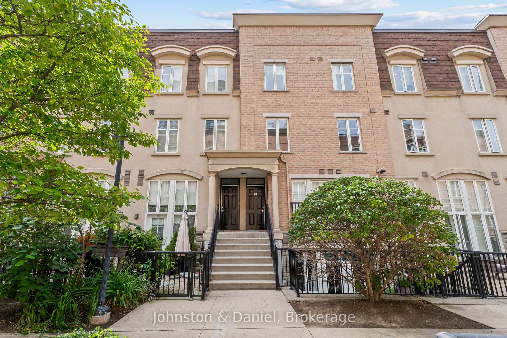 38 Western Battery Road W #615, Toronto, ON, M6K 3N9
