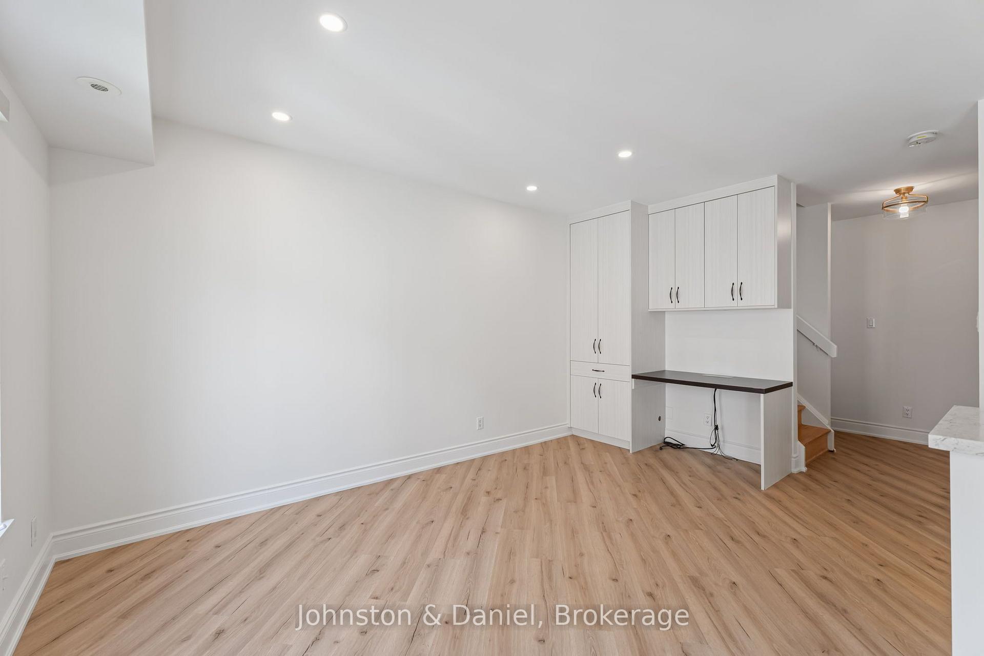B/I storage / office in the Living Room