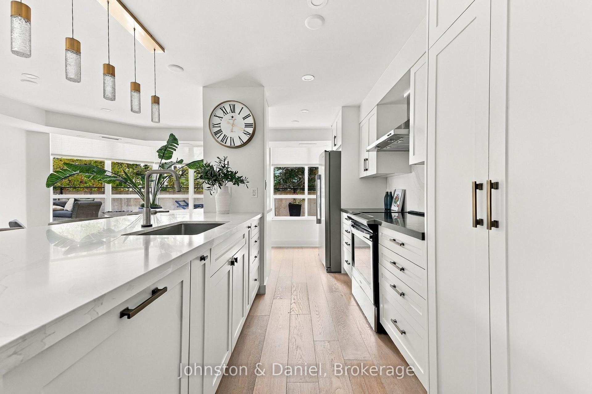 Plenty of kitchen storage