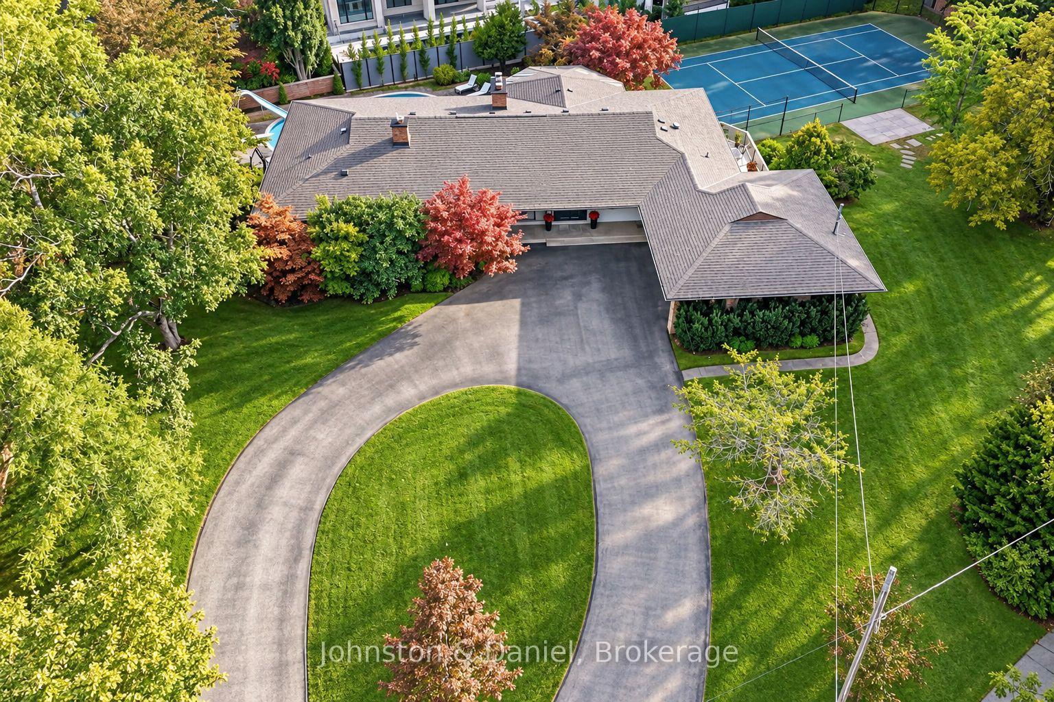 5 Purling Place, Toronto, ON, M3B 1V4