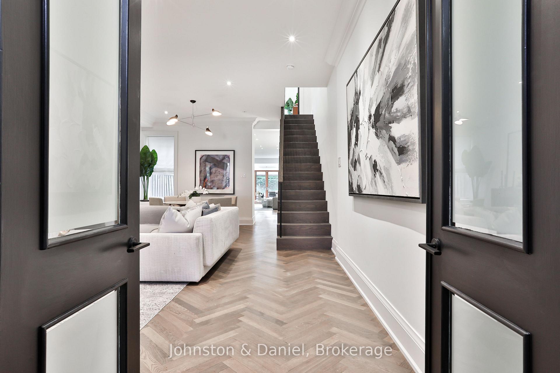Classic entry to luxurious living space
