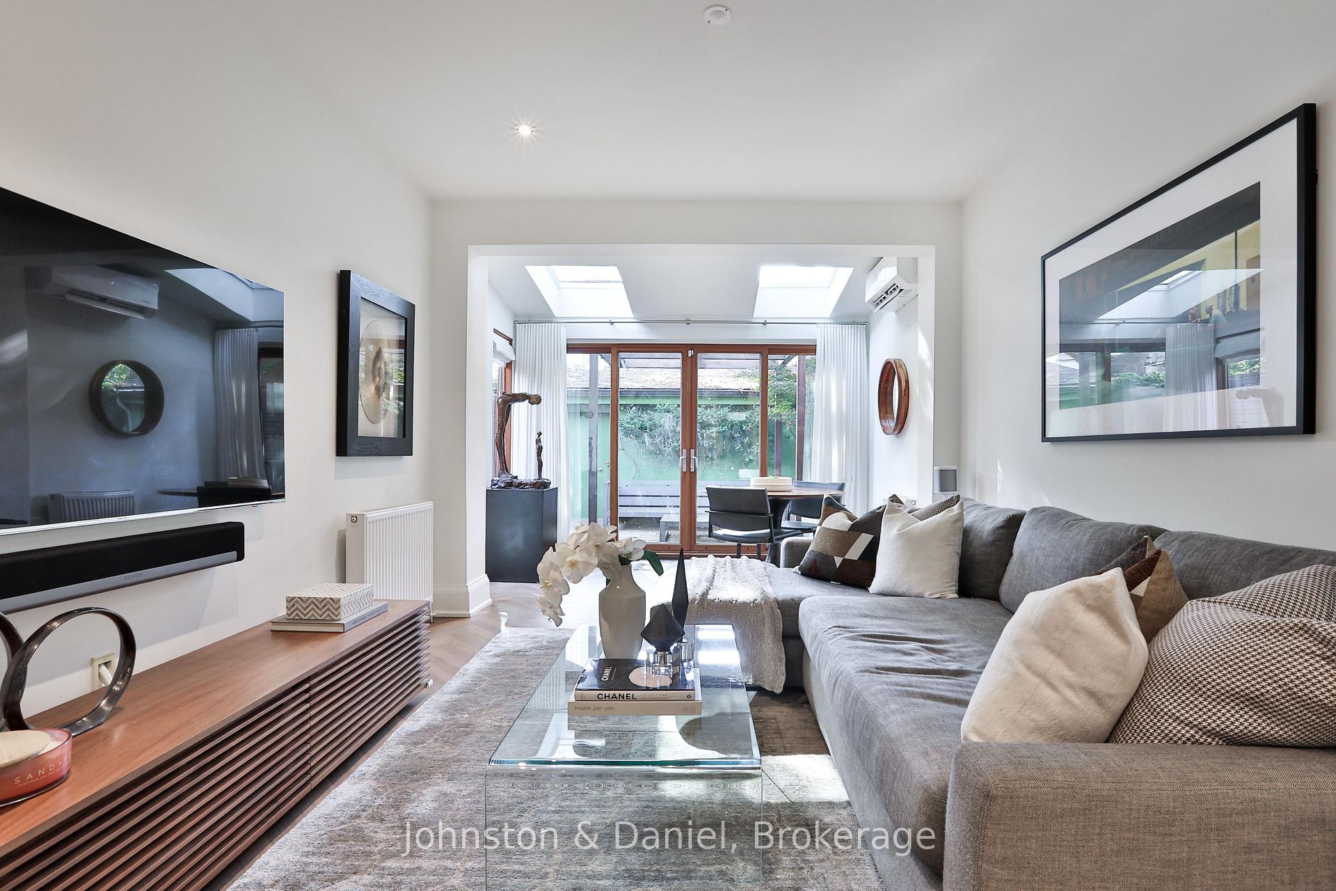 Family & breakfast rooms overlooking garden