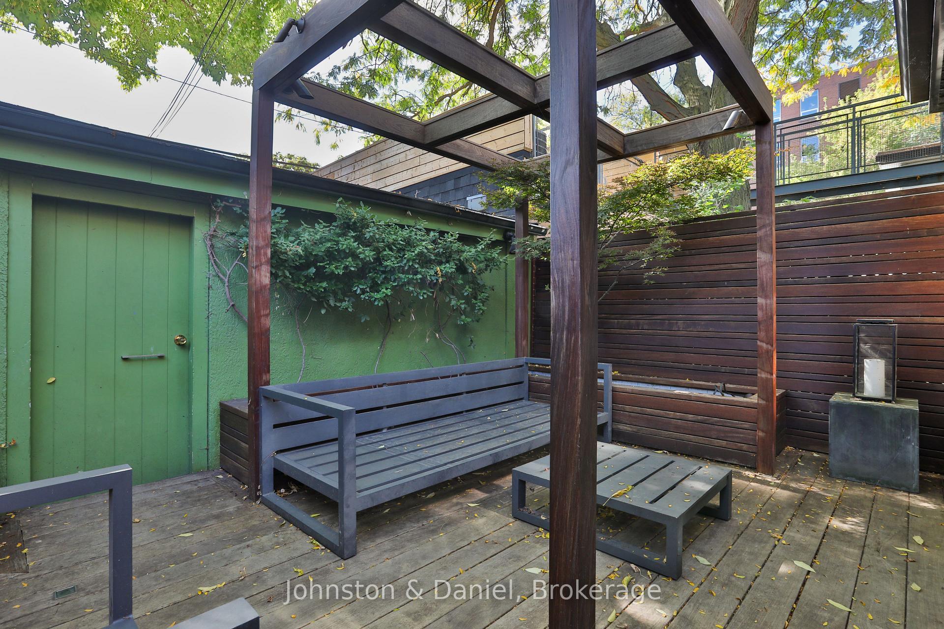 Garden Ipe decking, pergola, covered garage access