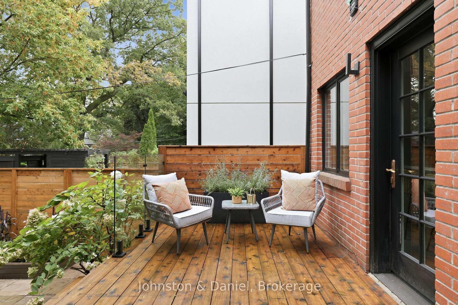 Plenty of seating area or room for outdoor dining