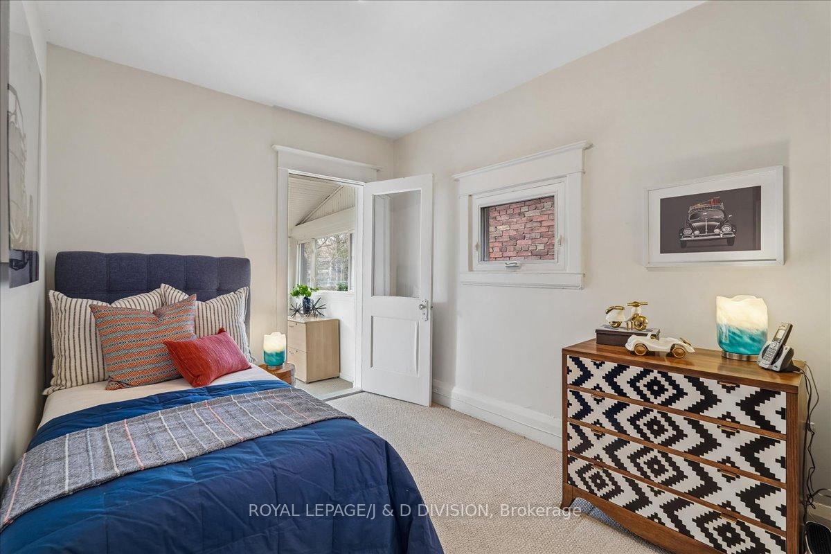 Third bedroom with tandem office or sun room