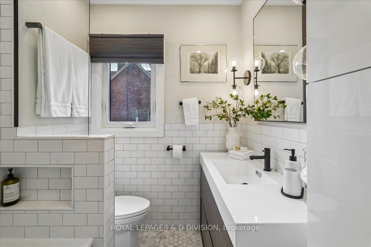 Renovated 4 piece bathroom