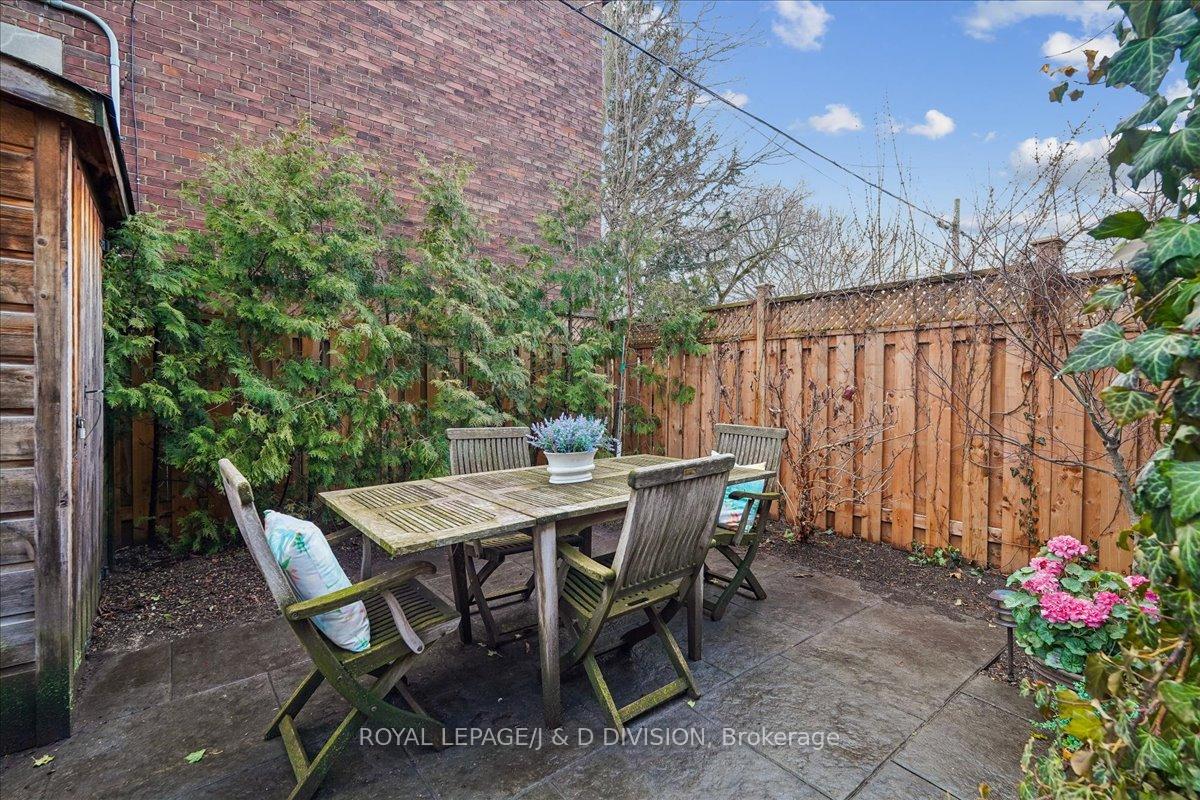 Outdoor dining, stone patio