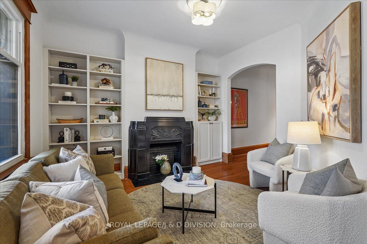 Built-in book cases, cove ceilings