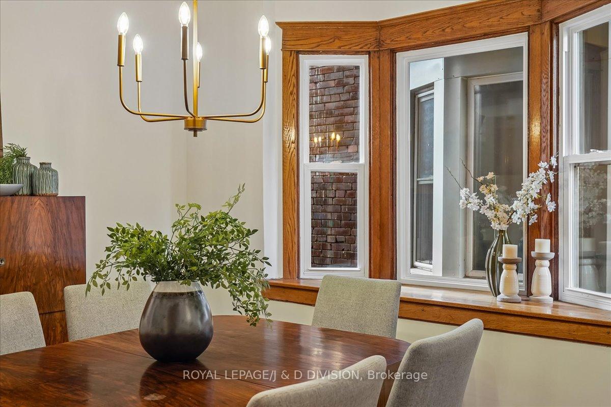 Dining room bay window