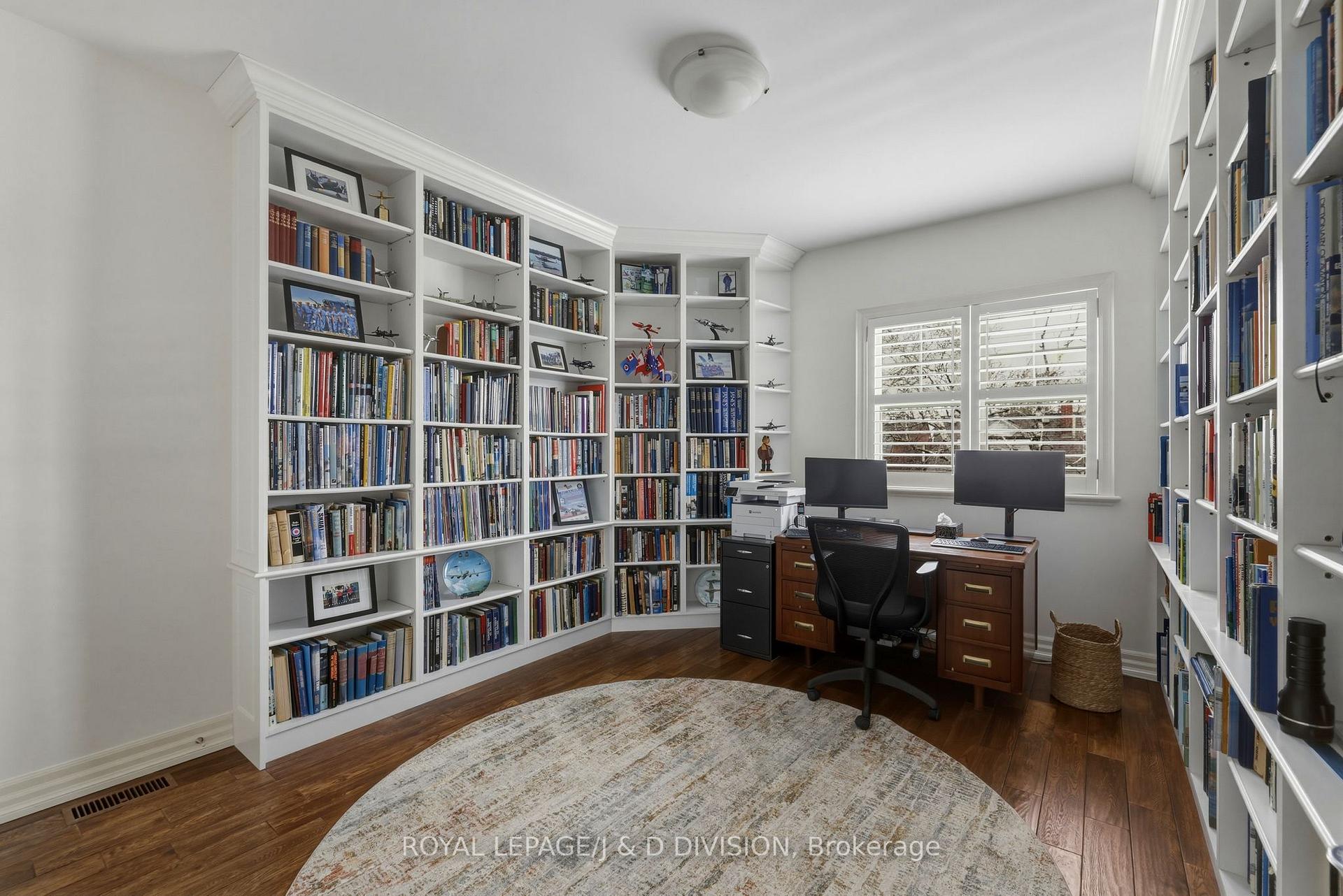 Bedroom 2 / Library