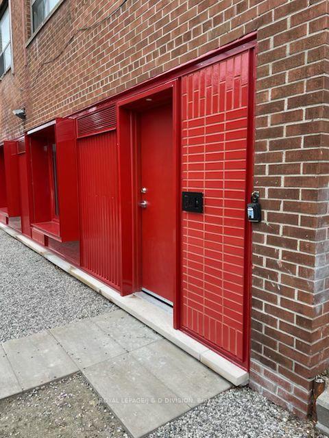 Private Entrance