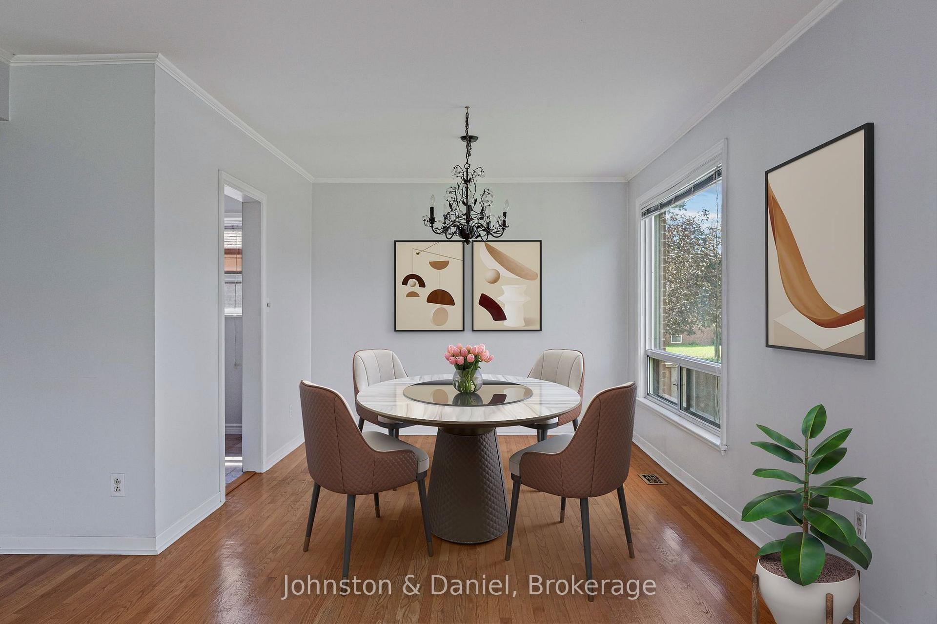 Dining Room (Virtually Staged)