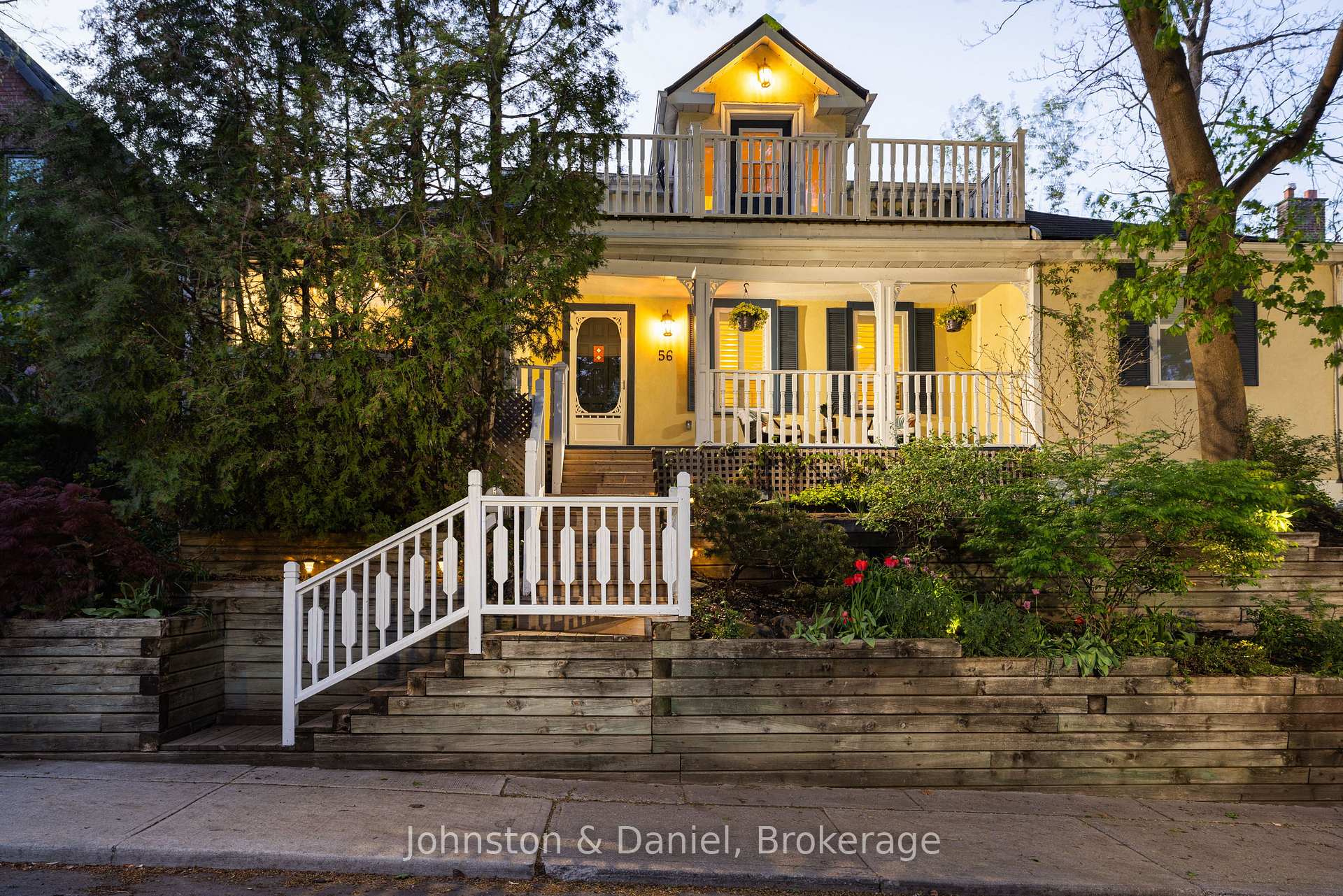 56 Grandview Avenue, Toronto, ON, M4K 1J2