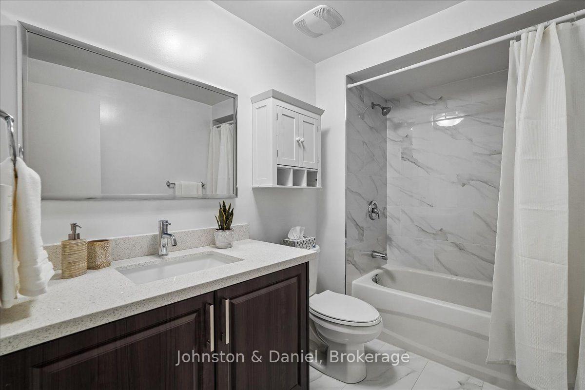 Renovated main 5 piece bathroom