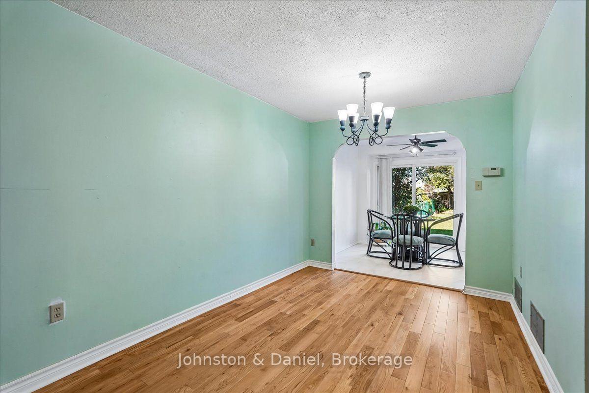 Dining Room, chandelier