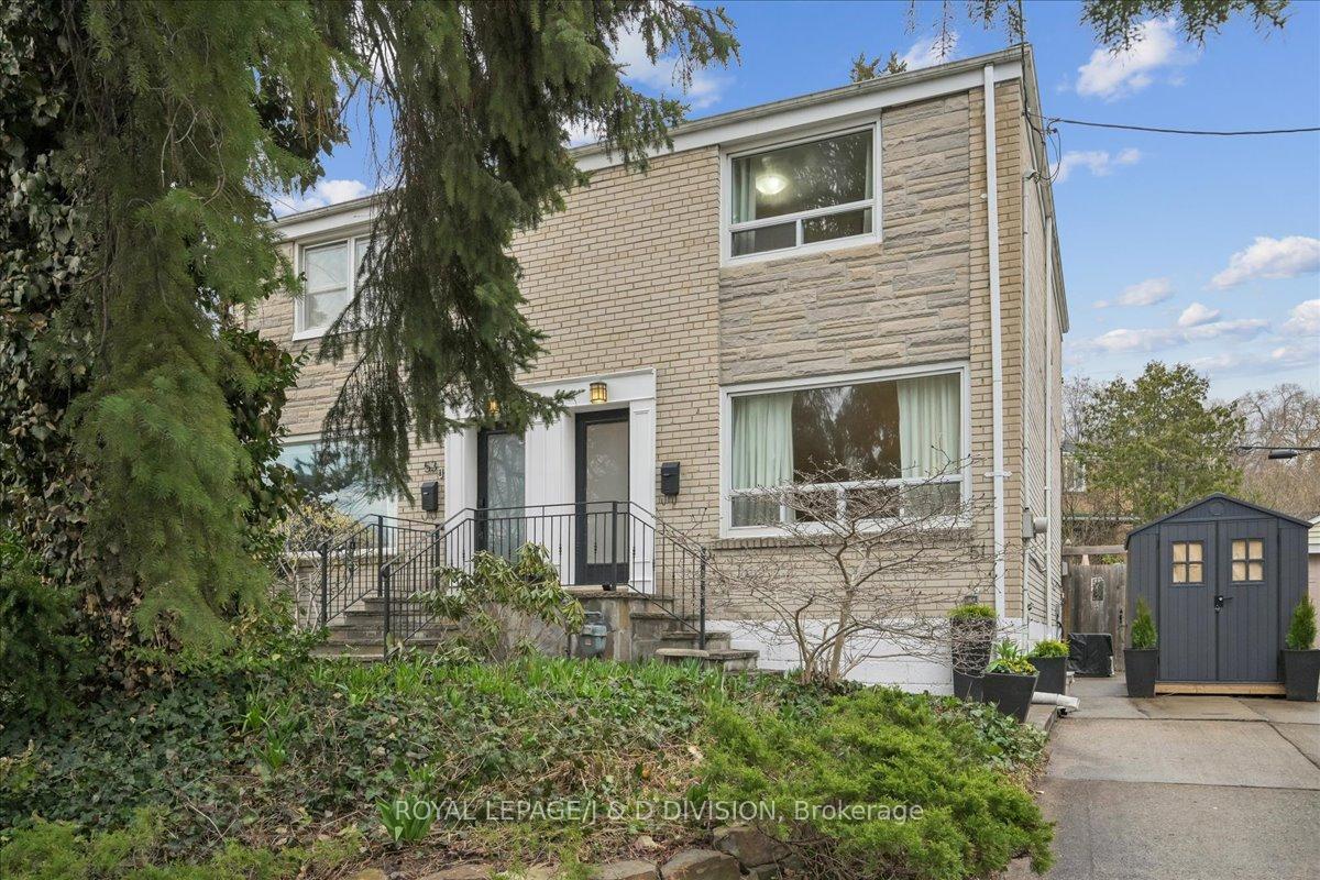 51 Skylark Road, Toronto, ON, M6S 4M5