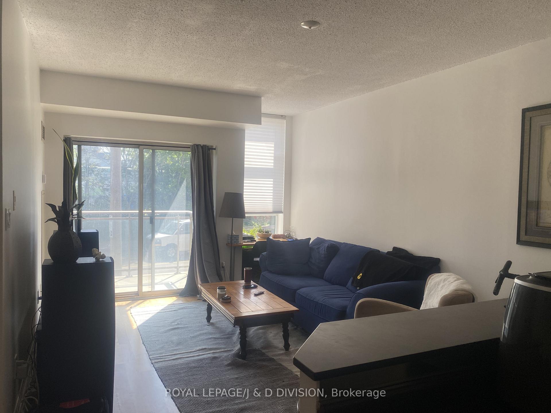 2495 Dundas Street W #208, Toronto, ON, M6P 1X4