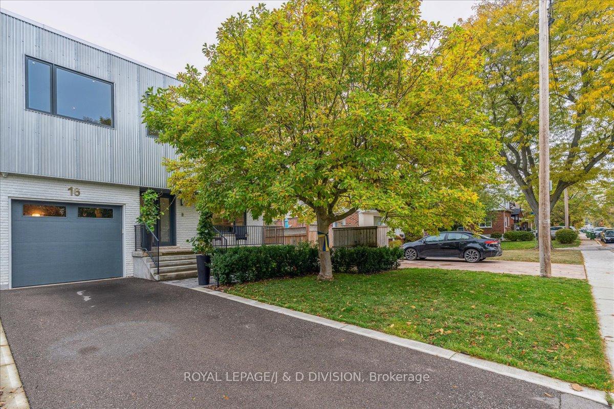 16 Forty First Street, Toronto, ON, M8W 3N5