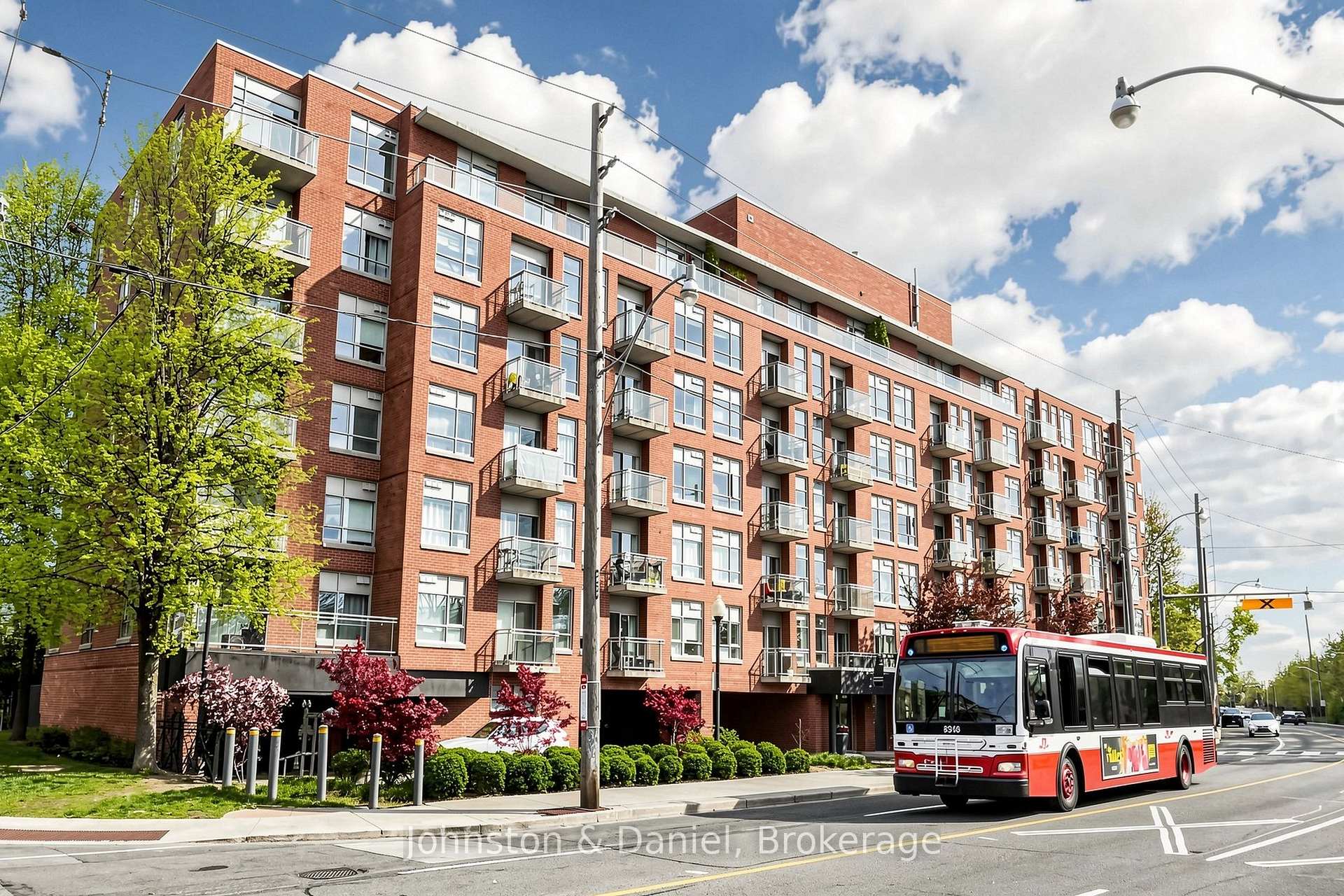 2495 Dundas Street W #417, Toronto, ON, M6P 1X4