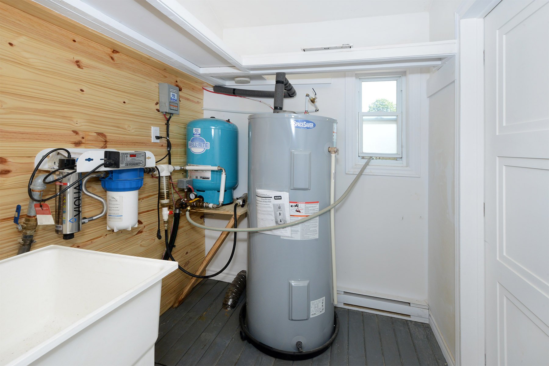 Rangement et technique.