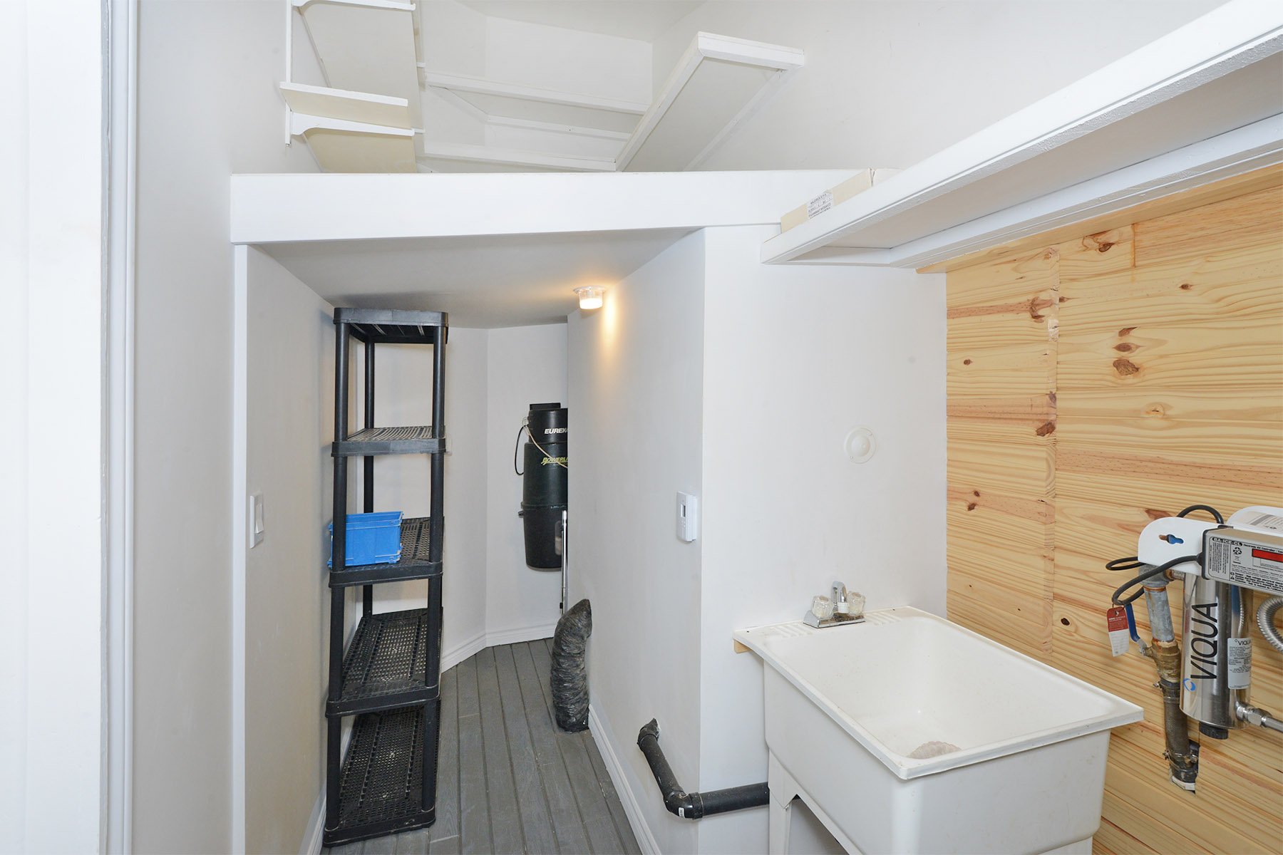 Rangement et technique.