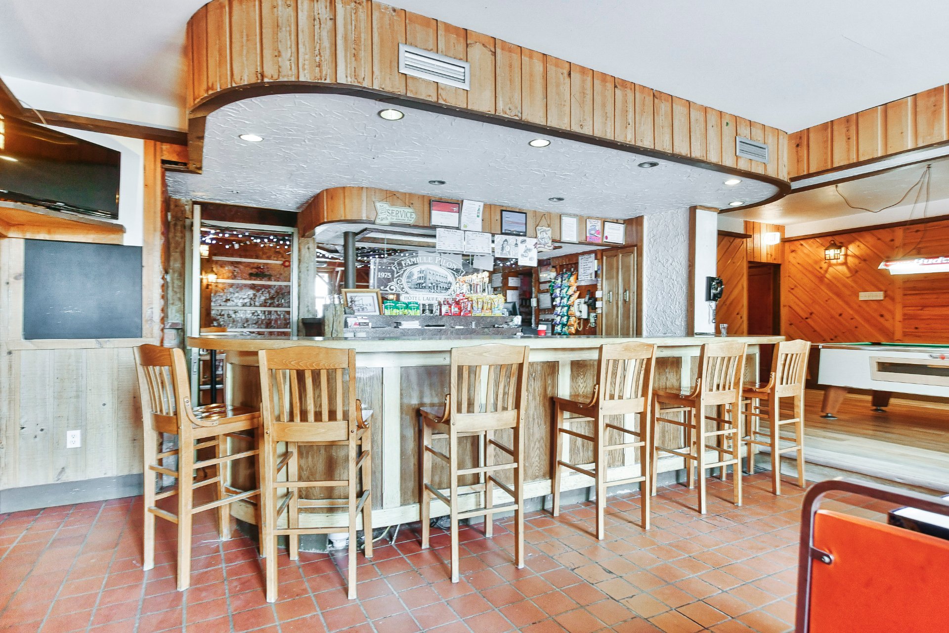 Bar