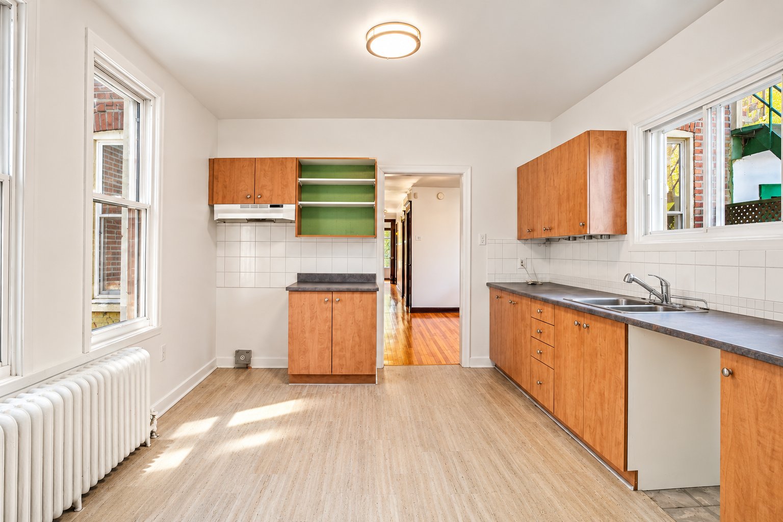 6579 (RDC) : cuisine lumineuse