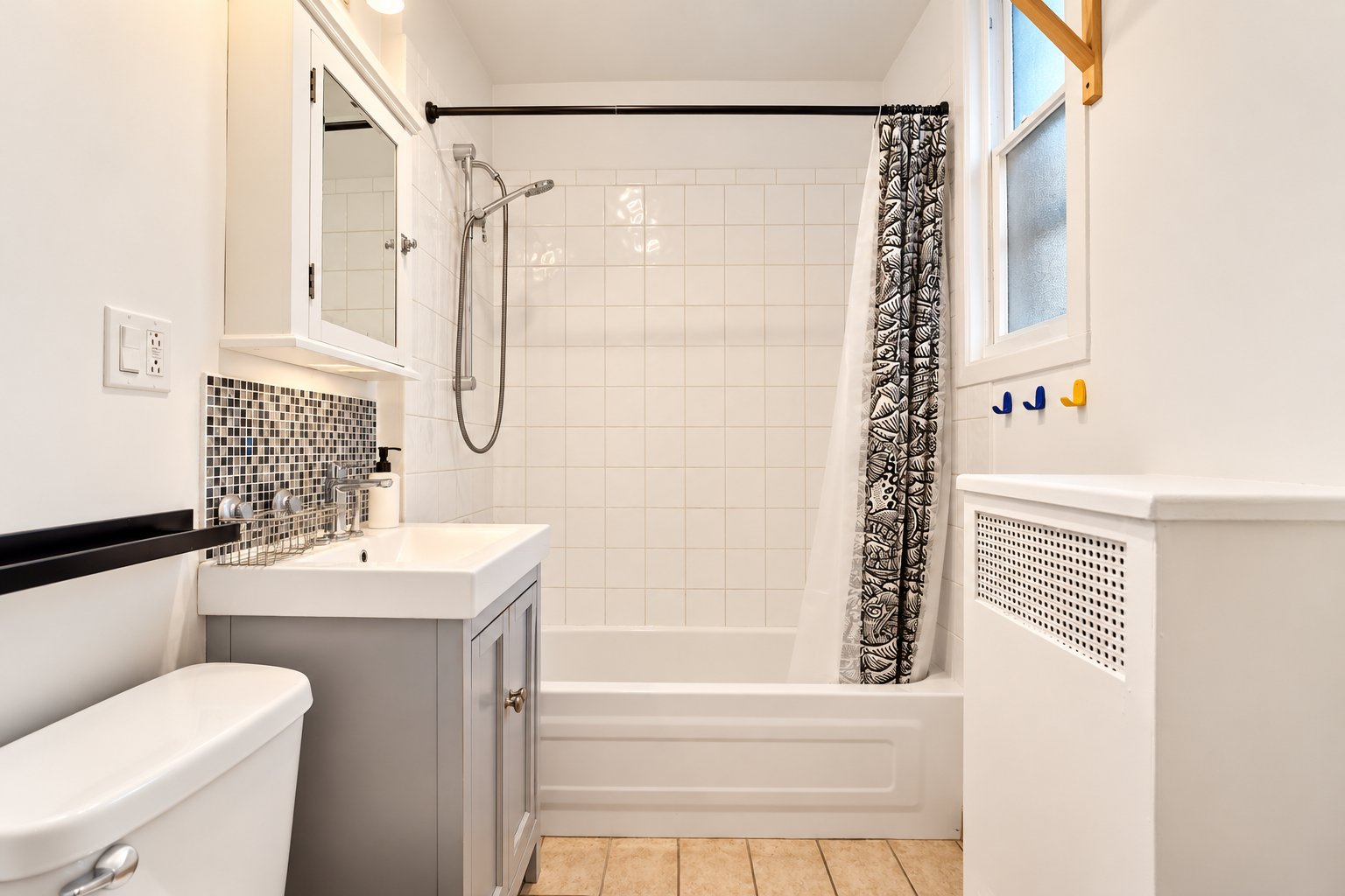 6579 (ground): bathroom
