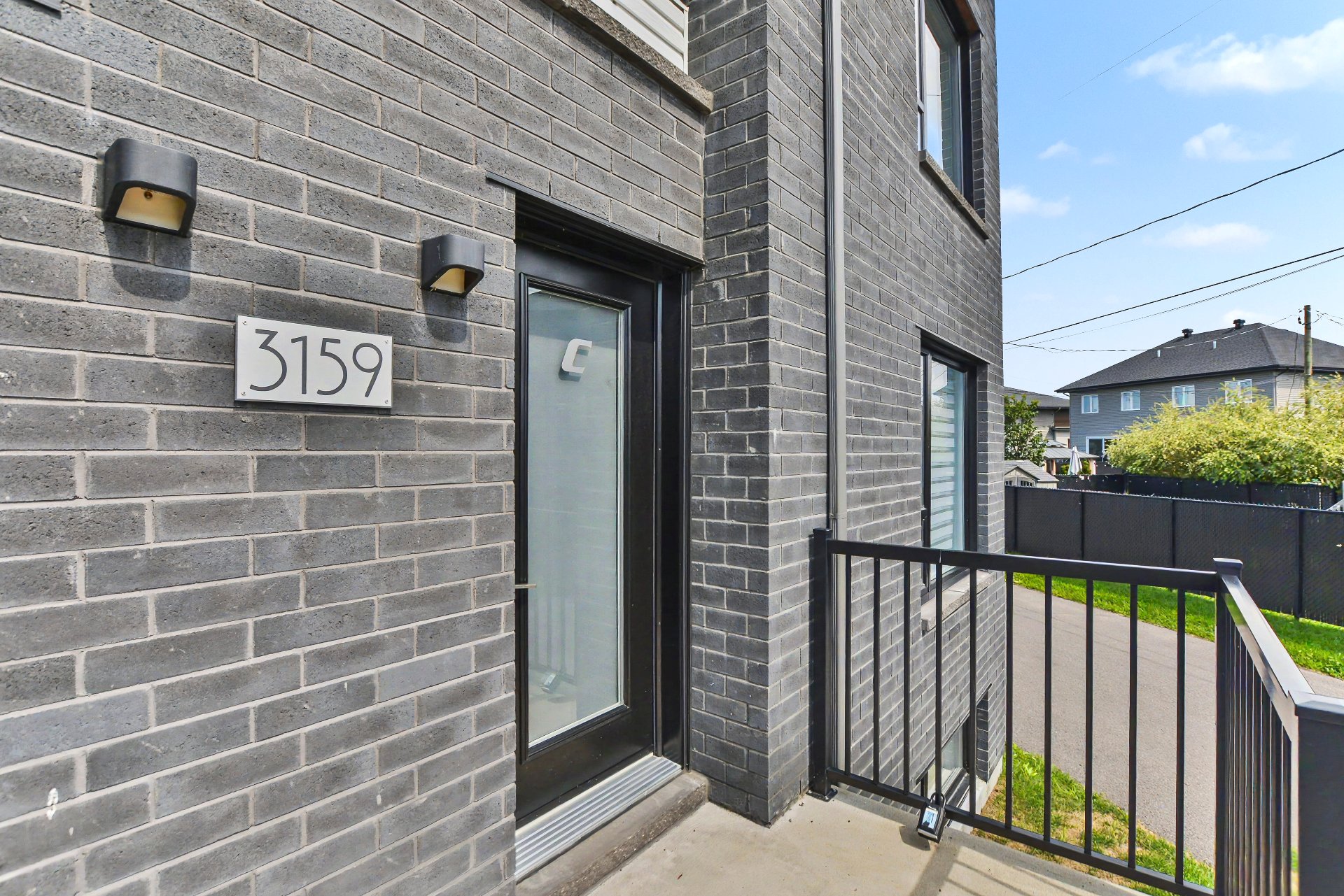 3159, Rue André, C — photo 2