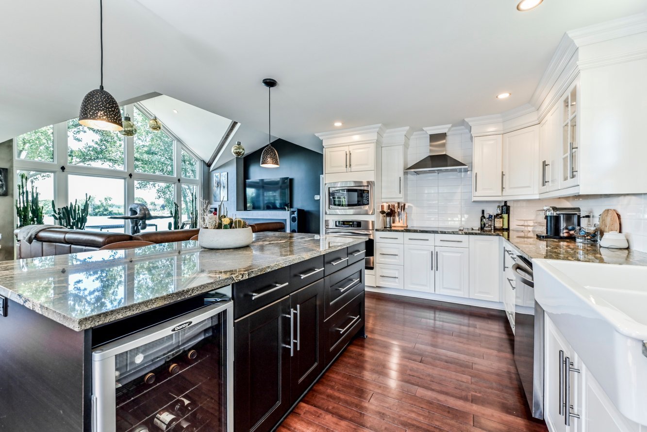 Îlot centrale avec places assises