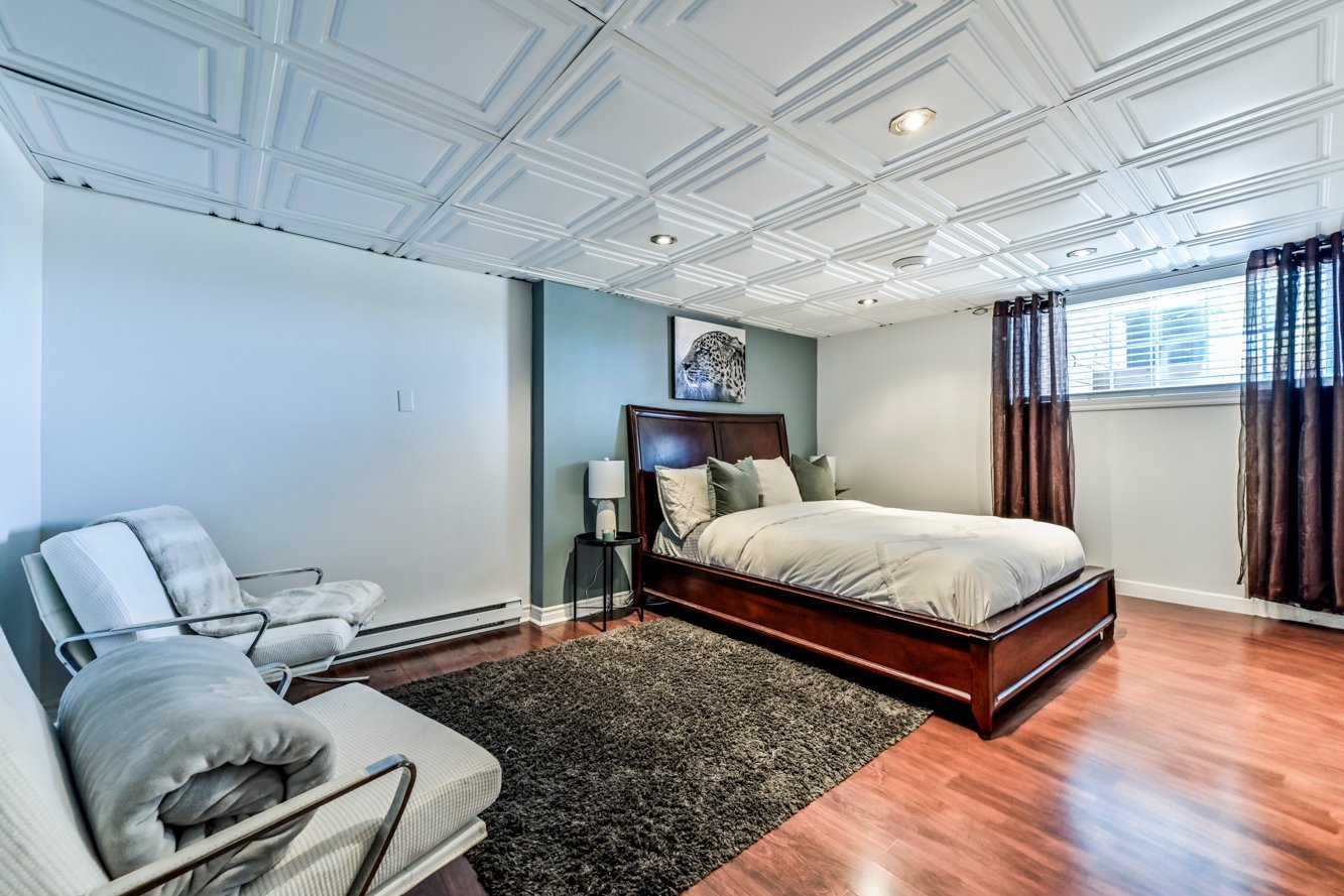 Grande chambre avec garde-robe