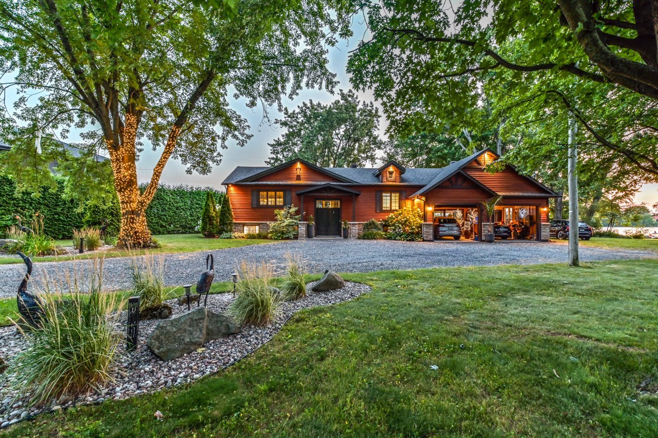 Maison en retrait pour plus d'intimité