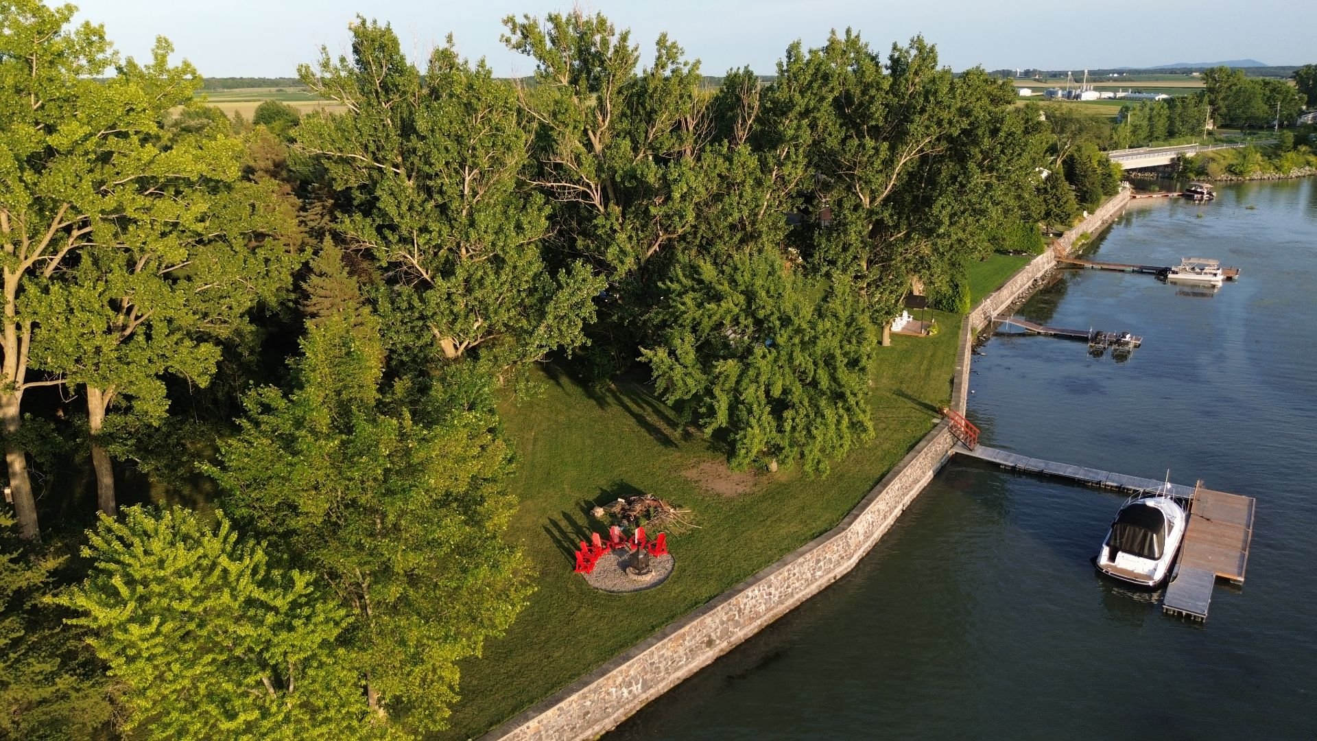 250 pieds linéaires au bord du Richelieu