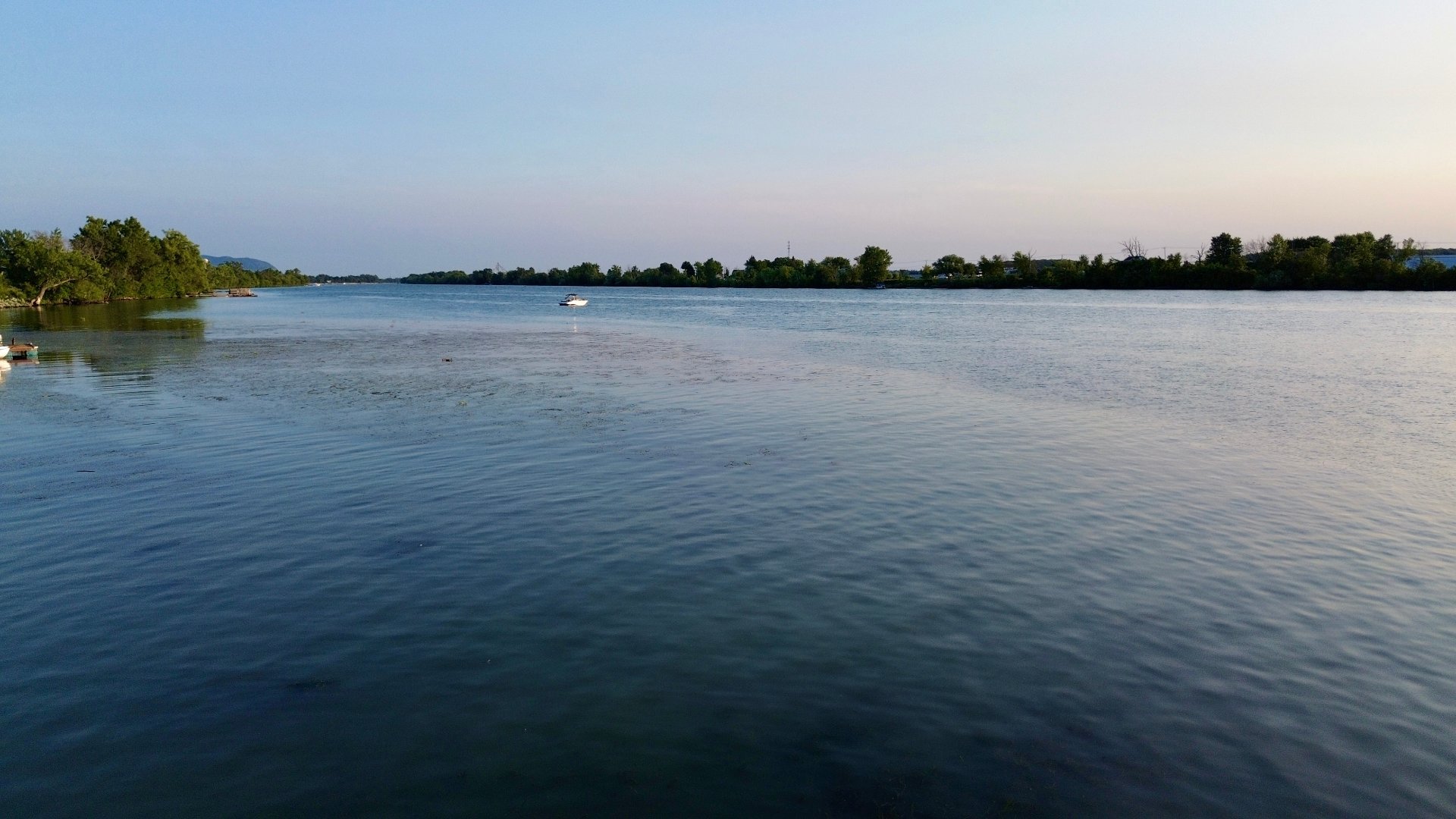 Bord de l'eau navigable