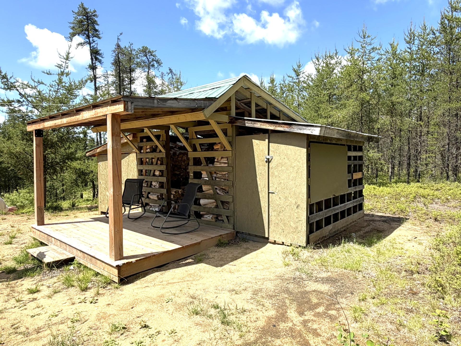 Remise à bois et 2 appentis pour rangement