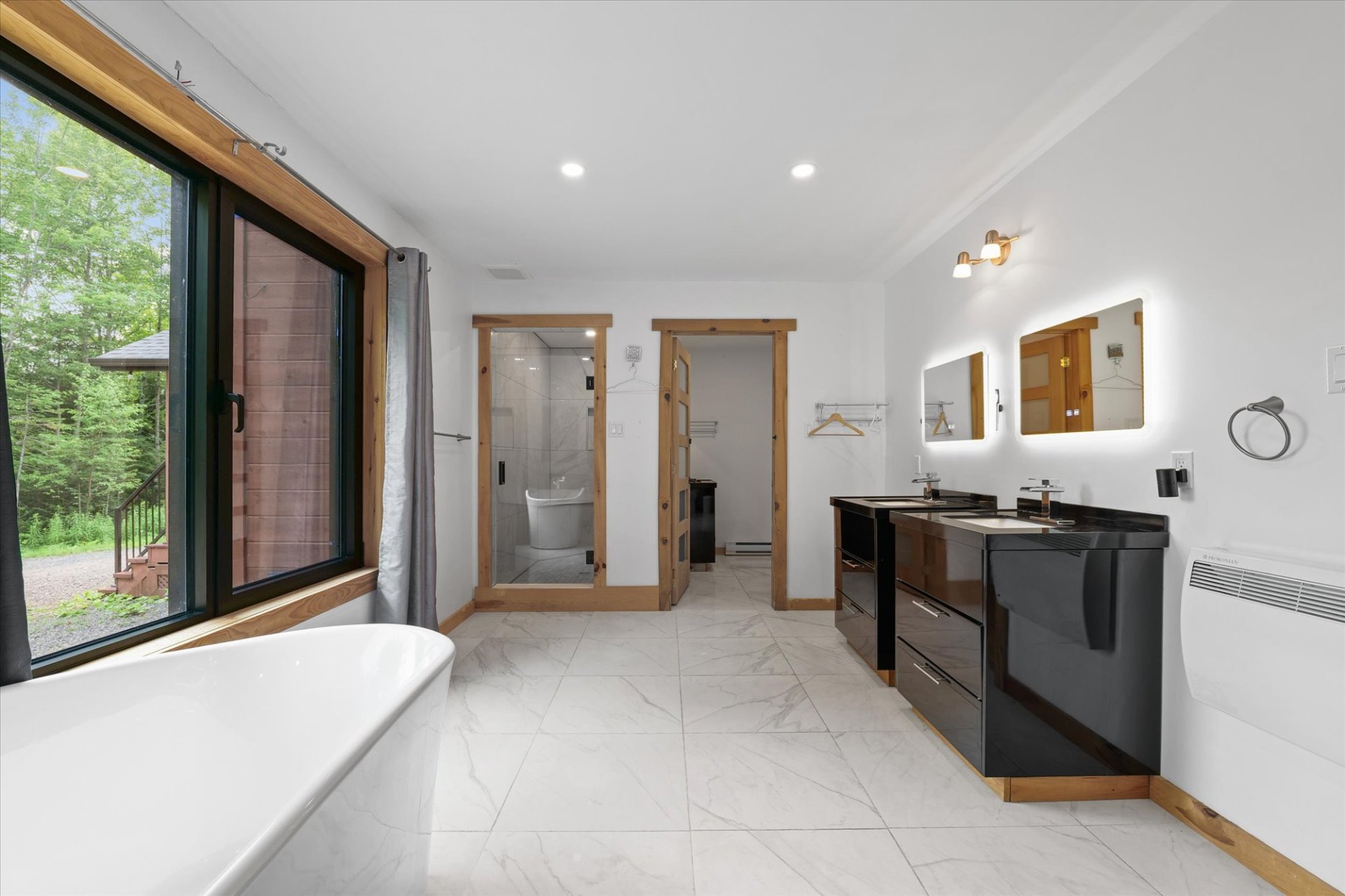 Salle de bains attenante à la CCP