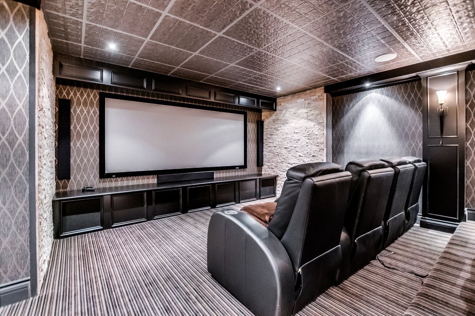 Salle de cinéma pour 16 personnes