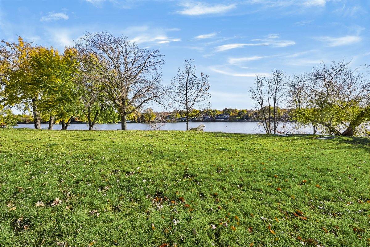 Vue sur l'eau