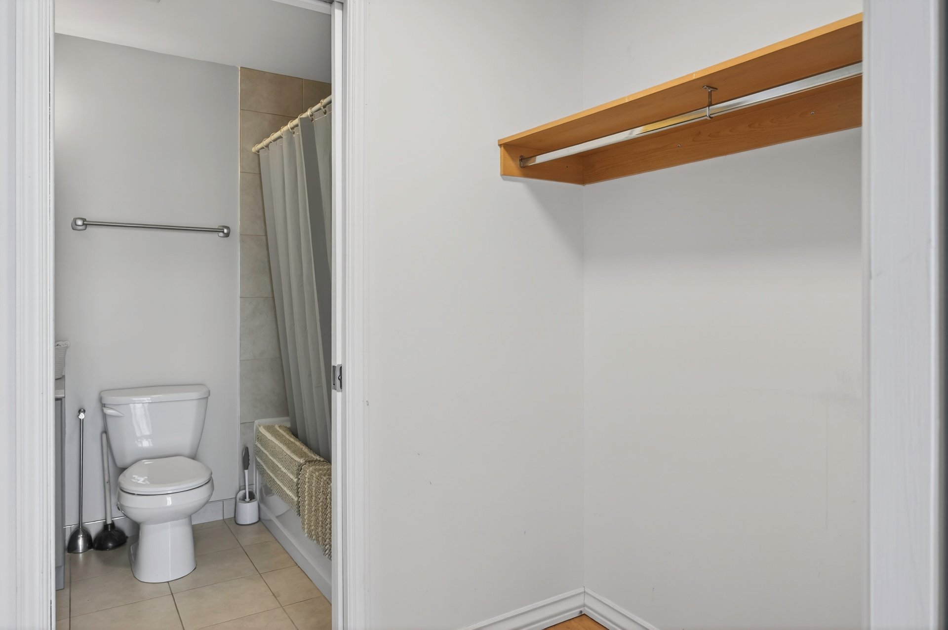 Walk-in closet