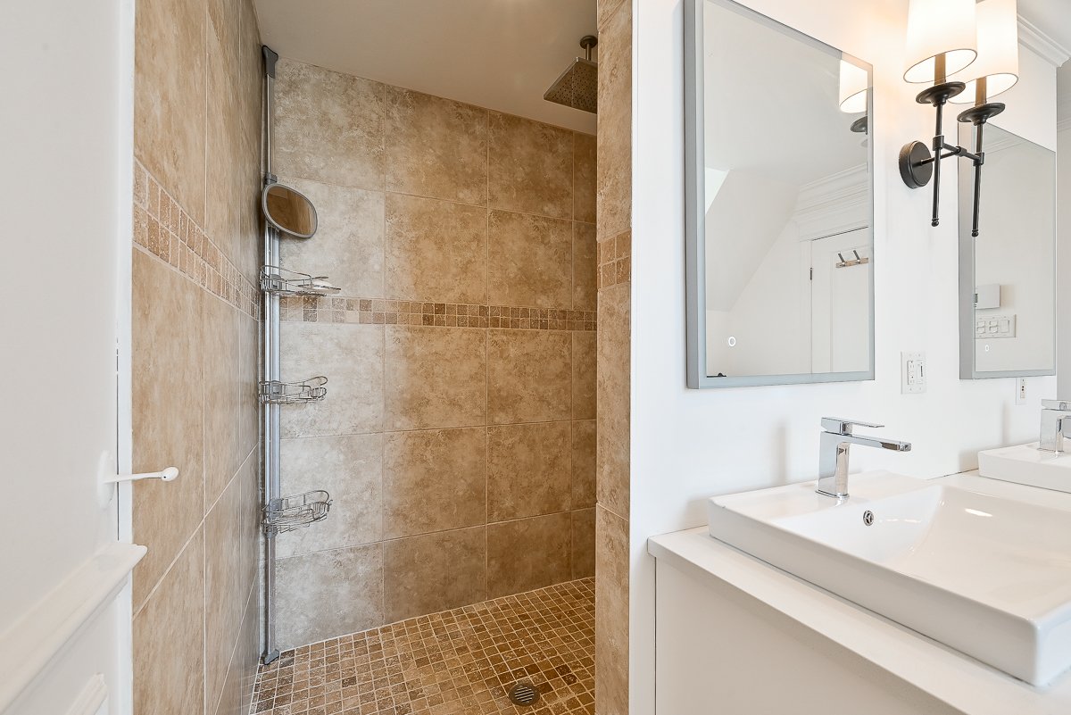 Salle de bains attenante à la CCP