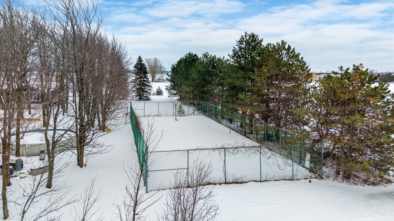 Terrain de tennis