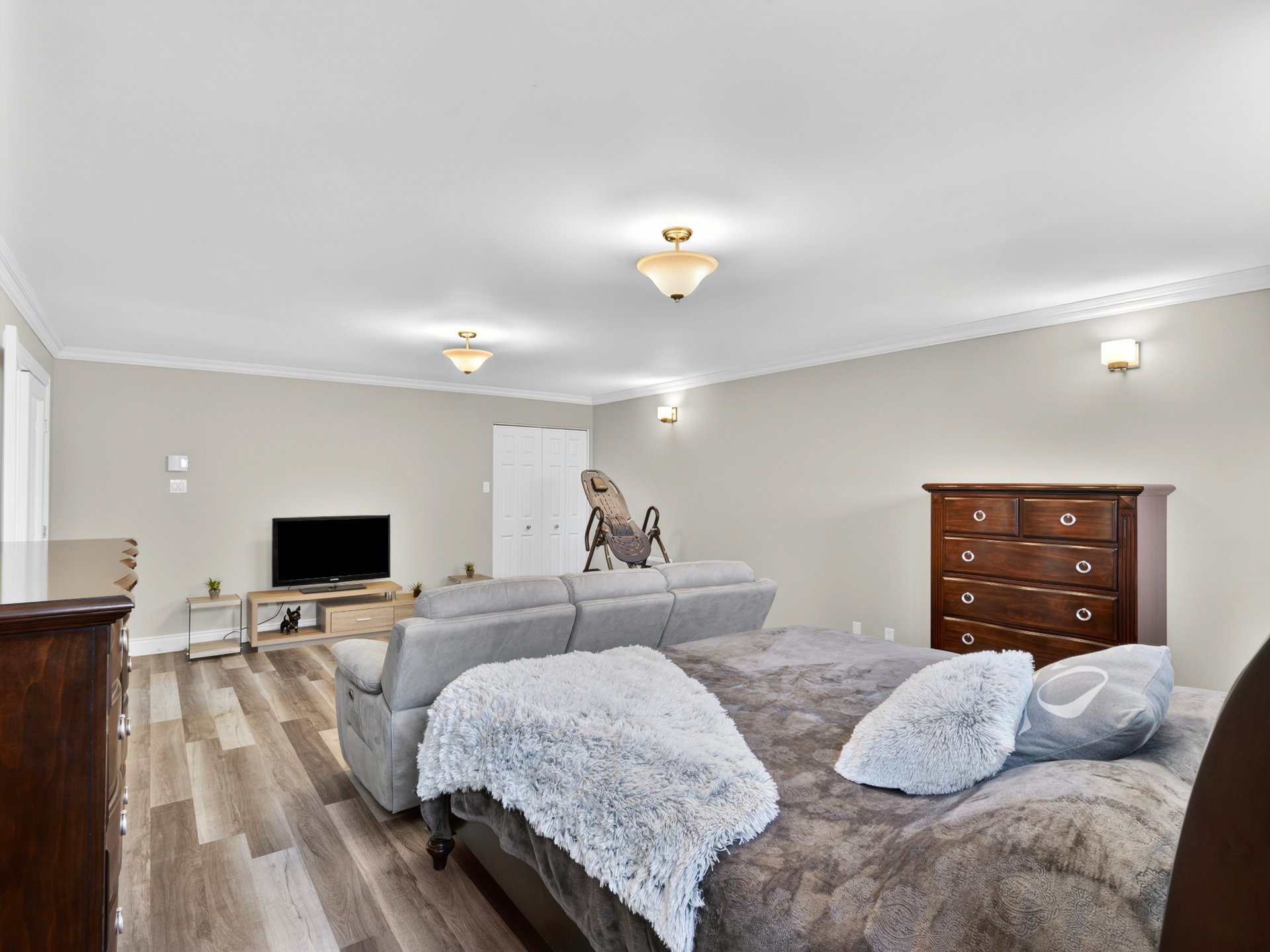 Primary bedroom