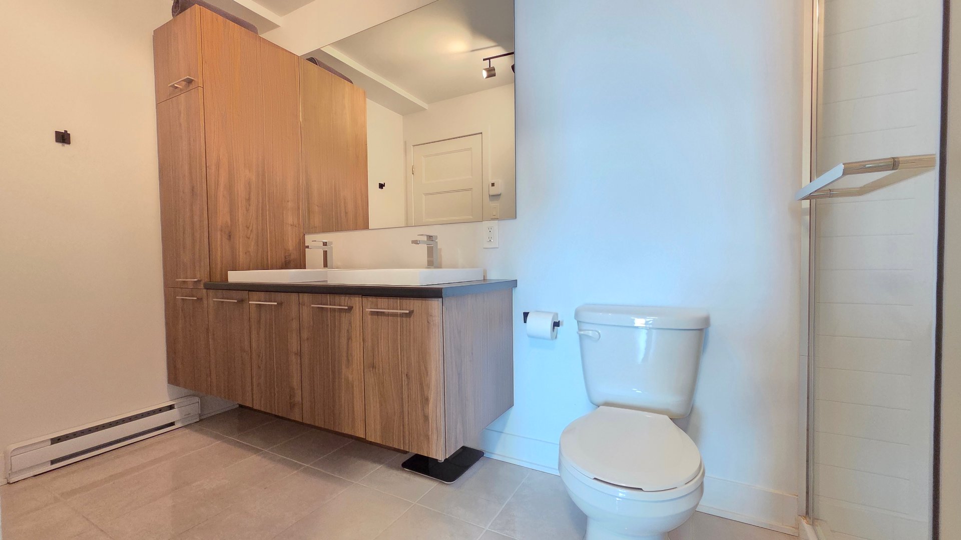 Salle de bains attenante à la CCP