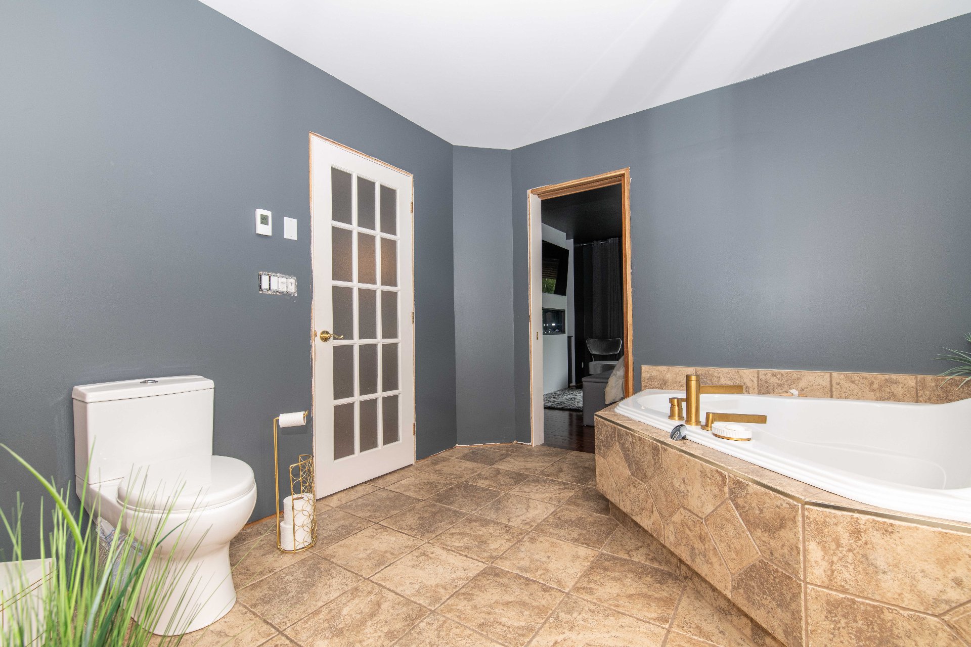 Salle de bains attenante à la CCP