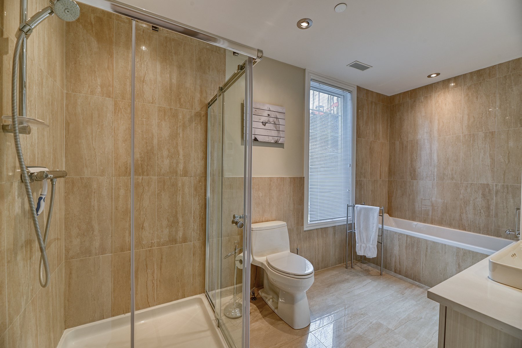Salle de bains attenante à la CCP