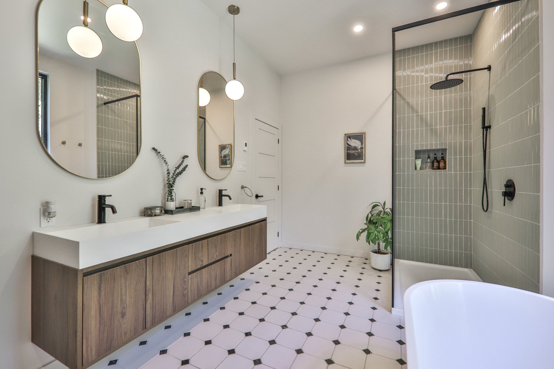 Salle de bains attenante à la CCP