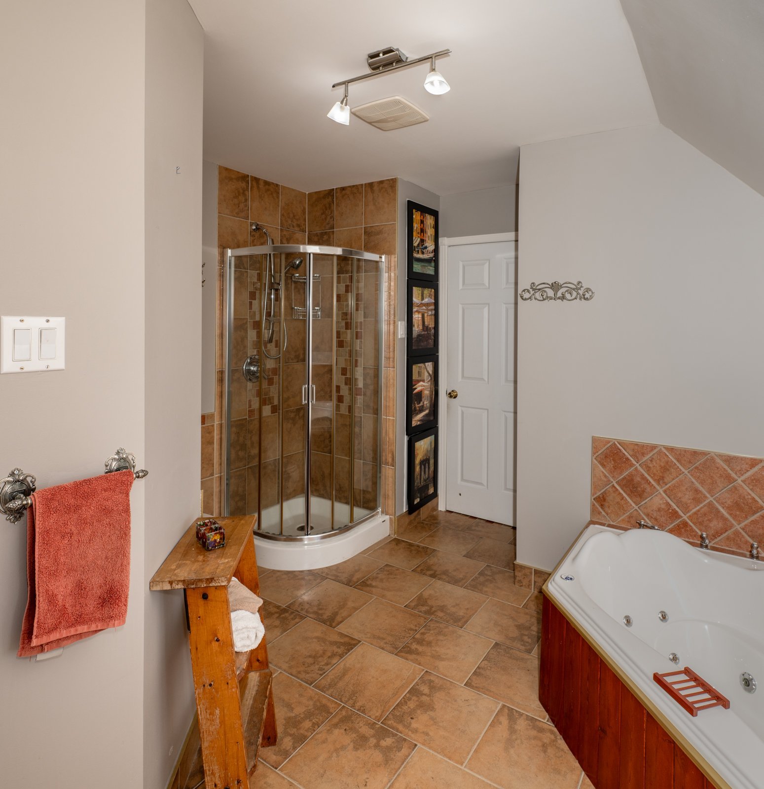 Salle de bains attenante à la CCP