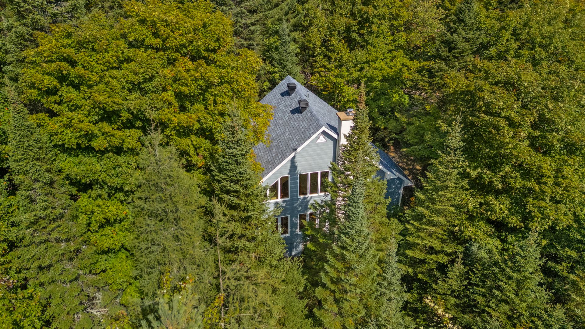 Façade vers le lac